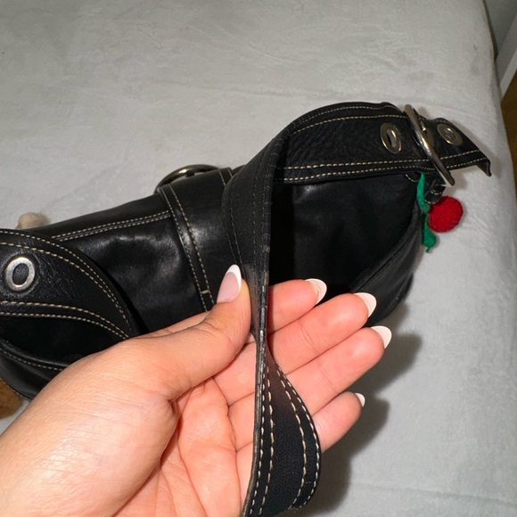 Coach Black Leather Shoulder Bag - Picture 3 of 6